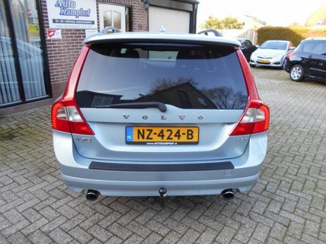 Volvo V70 - 2.5T 200pk Momentum Leer Xenon Trekhaak - 1