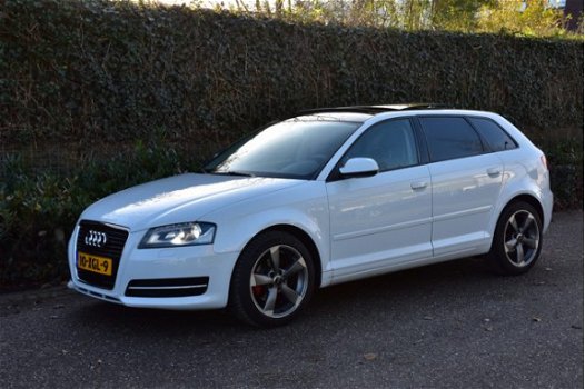 Audi A3 Sportback - 1.6 TDI | SCHUIFDAK | XENON | 17 INCH | NAVIGATIE - 1