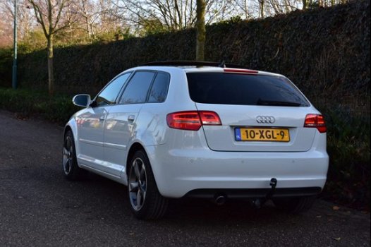 Audi A3 Sportback - 1.6 TDI | SCHUIFDAK | XENON | 17 INCH | NAVIGATIE - 1