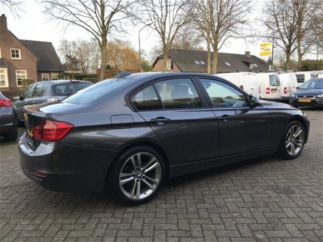 BMW 3-serie - 320i Executive Automaat Navi - 1