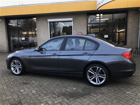 BMW 3-serie - 320i Executive Automaat Navi - 1