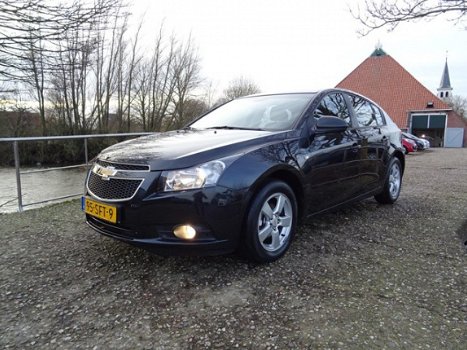 Chevrolet Cruze - 1.6 LT Met Navi + Clima Nu € 6.750, - 1