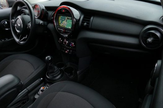 Mini Mini One - BWJ 2016 1.5 D Business NAVIGATIE / PDC / CRUISE / AIRCO / LMV / 5 DEURS / RADIO.USB - 1