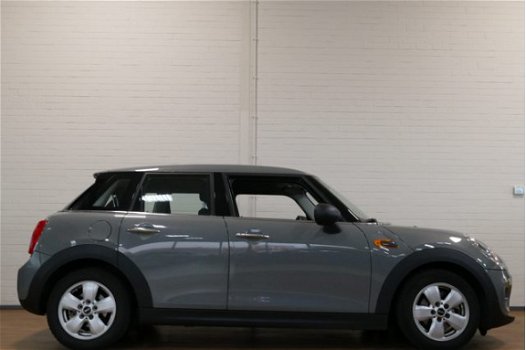 Mini Mini One - BWJ 2016 1.5 D Business NAVIGATIE / PDC / CRUISE / AIRCO / LMV / 5 DEURS / RADIO.USB - 1