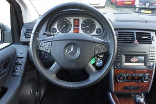 Mercedes-Benz B-klasse - 200 AUTOMAAT 1eEIG LEDER/NAVI/PDC/CLIMA PERFECTE STAAT - 1
