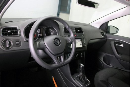 Volkswagen Polo - 1.4 TDI 90pk Comfortline Navigatie Stoelverwarming Airco Cruise Control - 1