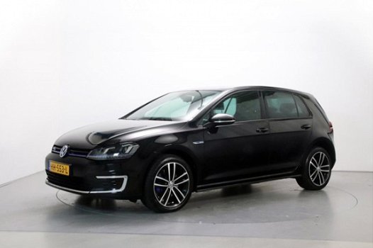 Volkswagen Golf - 1.4 TSI 204pk GTE DSG Navigatie Parkeersensoren App-Connect Climate Control - 1