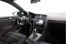 Volkswagen Golf - 1.4 TSI 204pk GTE DSG Navigatie Parkeersensoren App-Connect Climate Control