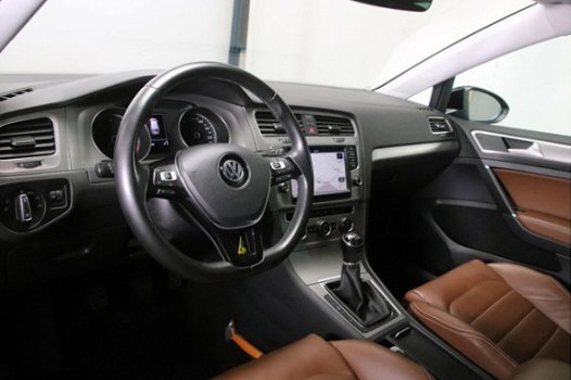 Volkswagen Golf Variant - 1.0 TSI Connected Series 6-bak Leder DAB+ Camera Navigatie Climate Control - 1