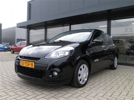 Renault Clio - 1.5 DCI 85 ECO Authentique 5 Drs 2012 - 1