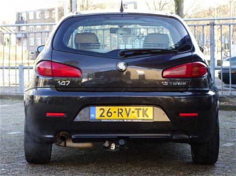 Alfa Romeo 147 - 1.6 T.SPARK 16V Distinctive Leder NAP Nw. D-Riem - 1