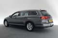 Volkswagen Passat Variant - 1.6 TDI 120pk DSG-7 CONNECTED-SERIES FULL-LED / NAVI / CLIMA / PDC / ERG - 1 - Thumbnail