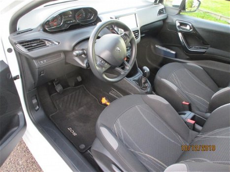 Peugeot 208 - 1.2 VTi Active Met Airco en Navigatie - 1