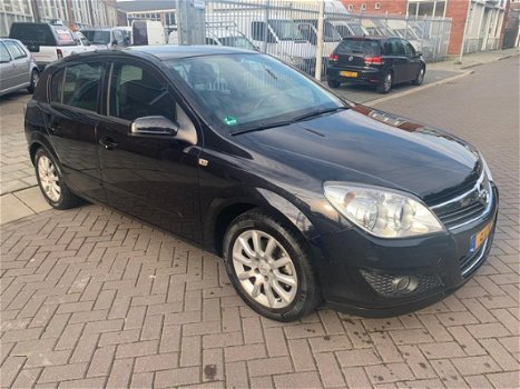 Opel Astra - 1.6 Temptation LPG G3 - 1