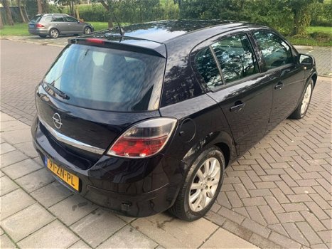 Opel Astra - 1.6 Temptation LPG G3 - 1