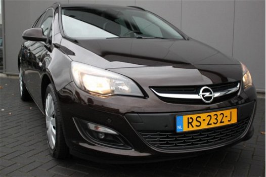 Opel Astra Sports Tourer - 1.4T 140PK Edition Trekhaak/Parkeerhulp/Stoelverwarming/Bluetooth - 1