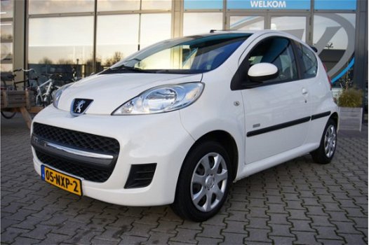 Peugeot 107 - 1.0-12V Millesim 200 - 1