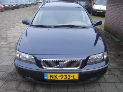 Volvo V70 - 2.4 D5 Geartronic Comfort Line - 1