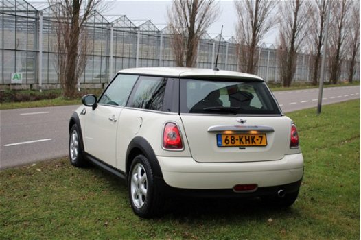 Mini Mini One - 1.4 Business Line Navigatie, Lichtmetalen velgen, keurig onderhouden. Rijklaarprijs - 1