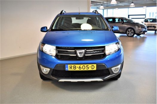 Dacia Sandero - 0.9 TCe Stepway Lauréate TREKHAAK PDC NAVI O.a. Trekhaak , navigatie en parkeersenso - 1