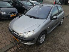 Peugeot 206 - 1.6 16V 5D Gentry Clima Nwe APK dec 2020