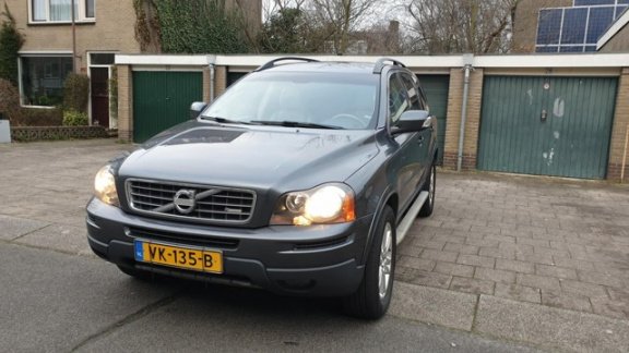 Volvo XC90 - 2.4 D5 diesel BJ 2008 Vol opties (Grijs kenteken) alle achterbanken bij. inruil mogelij - 1