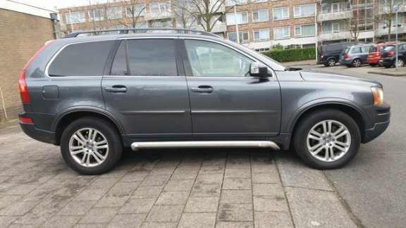 Volvo XC90 - 2.4 D5 diesel BJ 2008 Vol opties (Grijs kenteken) alle achterbanken bij. inruil mogelij - 1