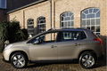 Peugeot 2008 - 1.6 VTi Allure 120 PK, Navigatie, PDC, 1/2 leer, Cruise control, Bluetooth etc - 1 - Thumbnail