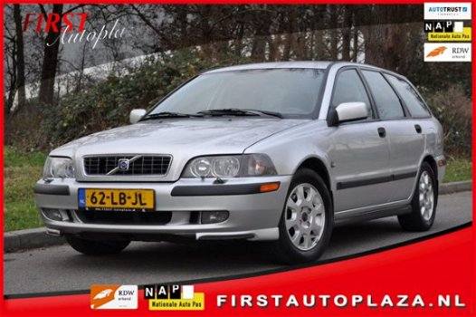 Volvo V40 - 2.0 Europa Elegance AUTOMAAT AIRCO/CRUISE/STOELVERWARMING - 1