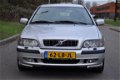 Volvo V40 - 2.0 Europa Elegance AUTOMAAT AIRCO/CRUISE/STOELVERWARMING - 1 - Thumbnail