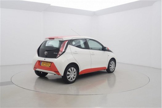 Toyota Aygo - 1.0 VVT-i x-Nav 5drs - 1