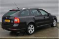 Skoda Octavia Combi - 1.2 TSI Elegance Business Line ( Motor 59000km , Leder , Navi , Xenon ) - 1 - Thumbnail