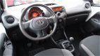 Toyota Aygo - 5-DEURS AIRCO RADIO - 1 - Thumbnail