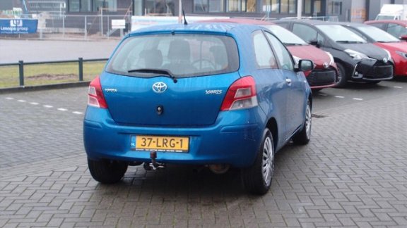 Toyota Yaris - 1.3 VVT-i CLIMA CRUISE TREKHAAK 6-SPEED - 1