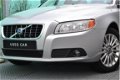 Volvo V70 - 2.5T 147KW Momentum / Leder / Navi / Trekhaak - 1 - Thumbnail