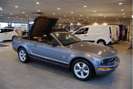 Ford Mustang - Cabrio 4.0 V6 214PK AUTOMAAT - 1