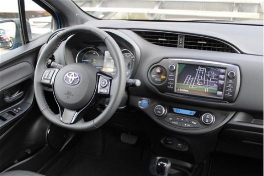 Toyota Yaris - 1.5 Hybrid Bi-tone Navigatie, Lichtmetalen velgen - 1