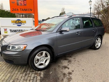 Volvo V50 - 2.4 140PK AIRCO TREKHAAK 146dkm - 1