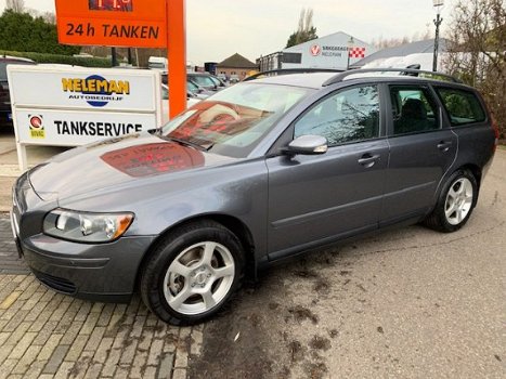 Volvo V50 - 2.4 140PK AIRCO TREKHAAK 146dkm - 1