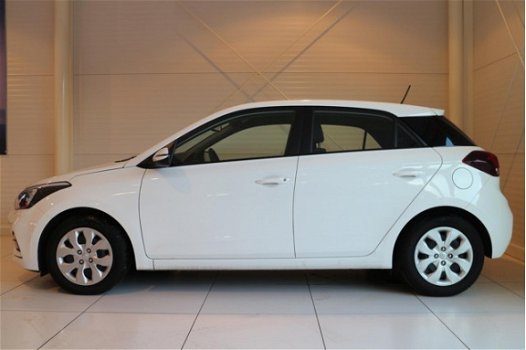 Hyundai i20 - 1.0 T-GDI Blue 100PK Comfort | WEINIG KILOMETERS | NAVIGATIE | CLIMATE CONTROL | CAMER - 1