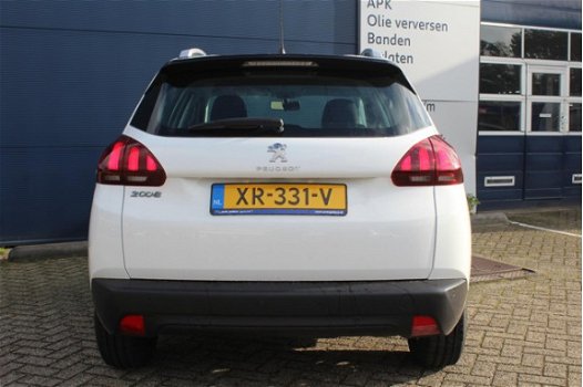 Peugeot 2008 - 1.2 82pk Blue Lion |Navigatie|Cruise|Airco|Parkeersenoren| - 1