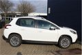 Peugeot 2008 - 1.2 82pk Blue Lion |Navigatie|Cruise|Airco|Parkeersenoren| - 1 - Thumbnail