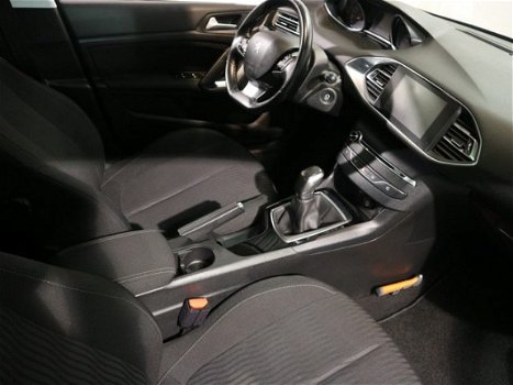 Peugeot 308 SW - 1.2 110 pk Blue Lion | Parkeersensoren voor & achter | Navigatie | Panoramadak | - 1