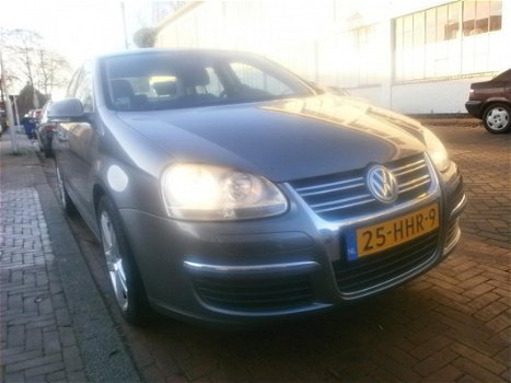 Volkswagen Jetta - 1.9 TDI Comfortline - 1