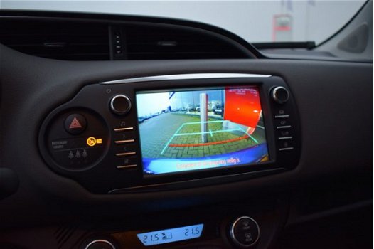 Toyota Yaris - 1.5 Hybrid 100pk Design Sport automaat | 15'' Lichtmetalen velgen | Climate- & cruise - 1