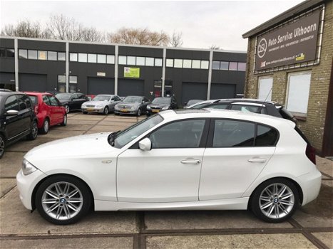 BMW 1-serie - 118i High Executive Bj.2011 / M-pakket / automaat / schuifdak - 1