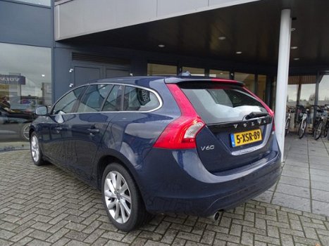 Volvo V60 - D2 Aut. Momentum BPC / Scandinavian / Schuifdak Oncall / Standkachel / Navi - 1