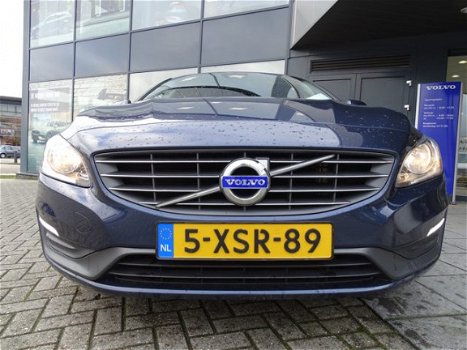 Volvo V60 - D2 Aut. Momentum BPC / Scandinavian / Schuifdak Oncall / Standkachel / Navi - 1