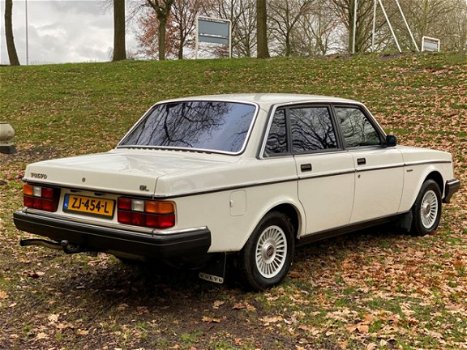 Volvo 240 - 2.3 GL Grand Luxe CONCOURSSTAAT - 1