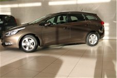 Kia Cee'd - 1.6 GDI Plus Pack Navi / Camera / Parkeersensoren / Climate Control / Dealeronderhouden